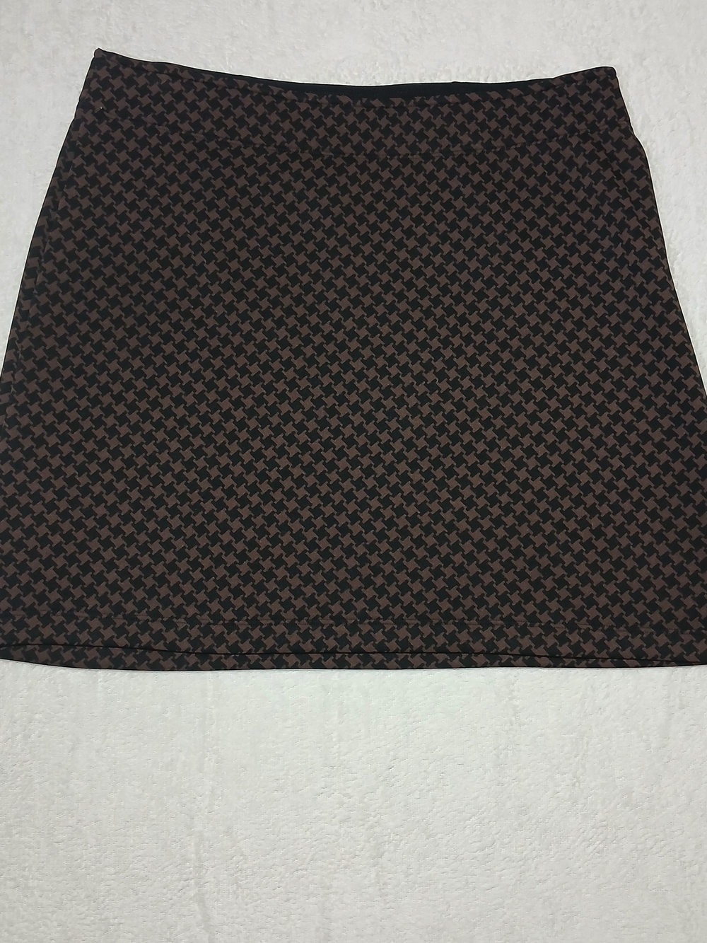 Athleta Brown and Black Houndstooth Mini Skirt